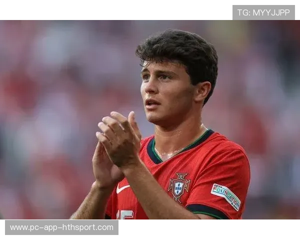 本菲卡若昂内维斯转身爆射展现中场统治力