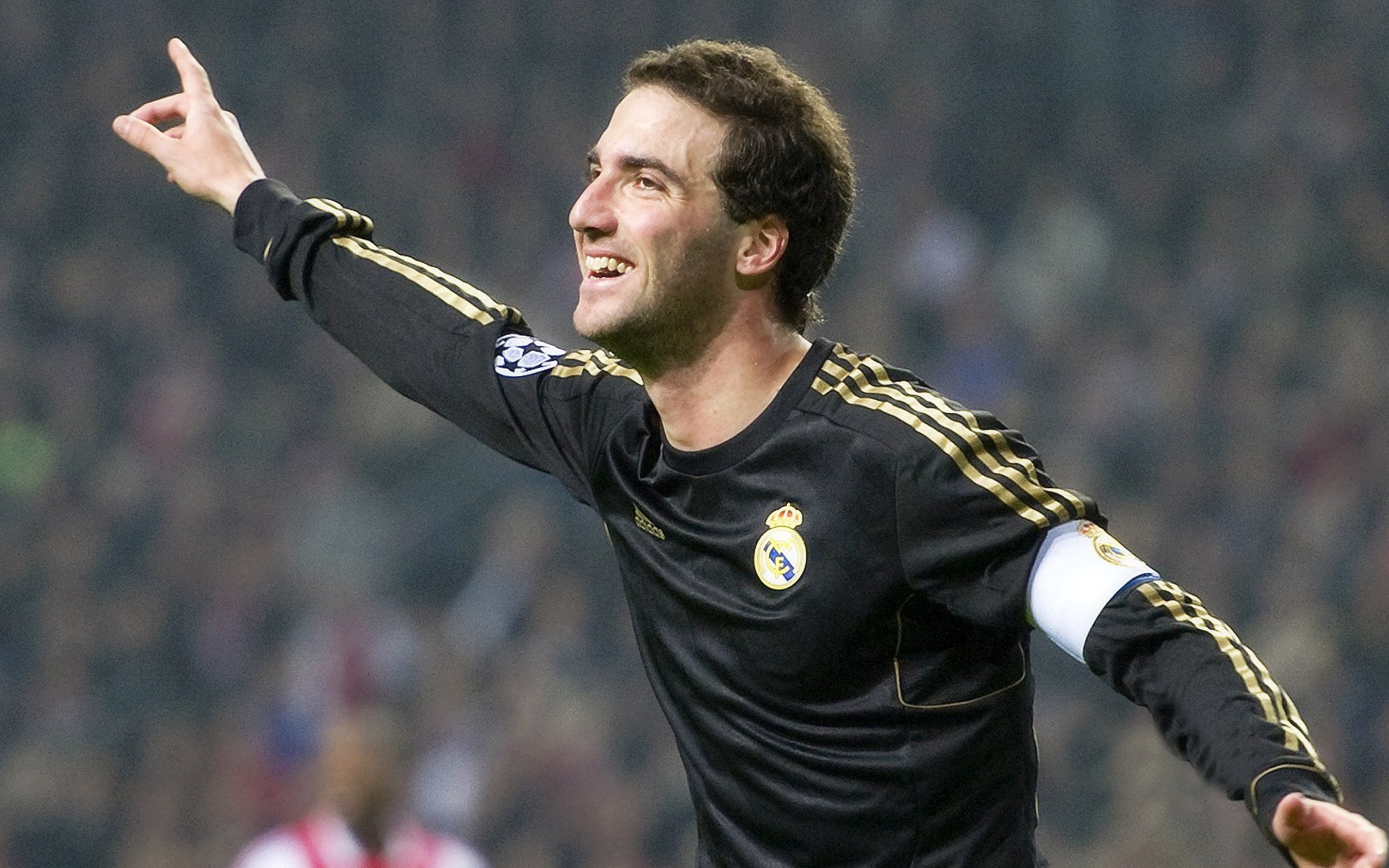 “足球青训+外语夏令营” 白天训练晚上上语言课